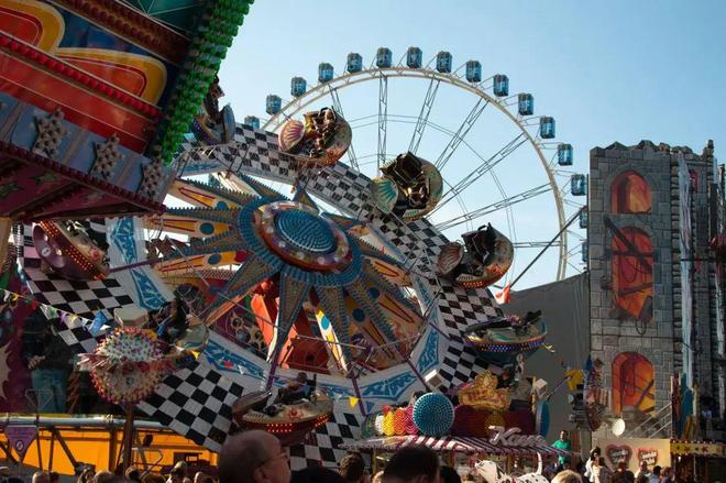 乐的日子即将开启!收好这些“知识点”!冰球突破豪华版手机版慕尼黑一年里最欢(图3) 乐的日子即将开启!收好这些“知识点”!冰球突破豪华版手机版慕尼黑一年里最欢(图3)