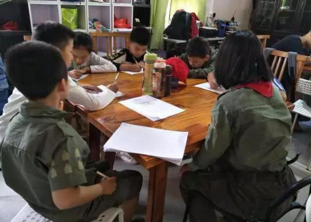 中的亲子游学中得到全面提升冰球突破少儿财商可在玩学(图3)